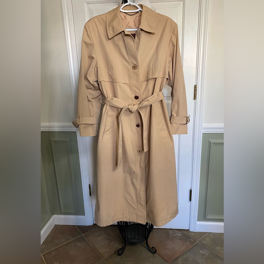 Etienne Aigner Trench Rain All weather  coat size 10-priced great!FINALprice